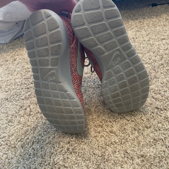 Roshe Nike shoe size 8 - Picture 2 of 4